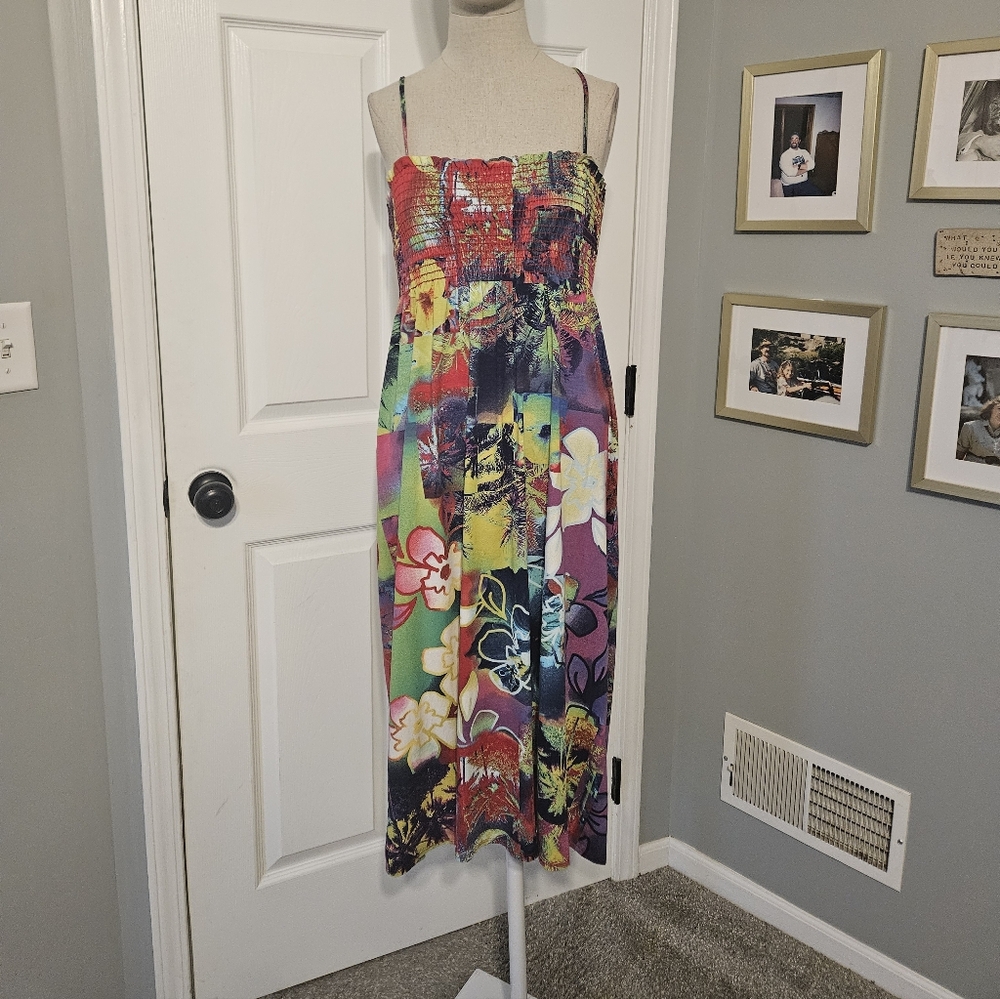 Theme Tropical Floral Midi Dress